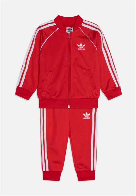 lasten adidas verryttelypuvut.